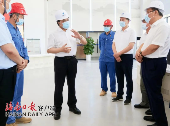 歡迎海南省省委常委，省委副書(shū)記，省長(zhǎng)馮飛蒞臨馳大幕墻公司承接的洋浦華能幕墻項(xiàng)目視察